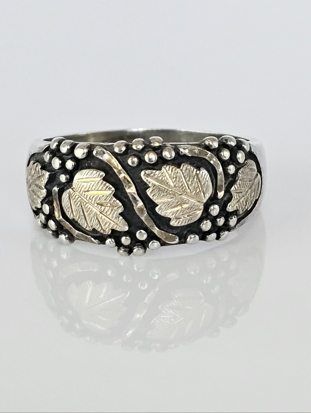 Vintage Black Hills Gold Ring Heavy Sterling Silver & Gold Leaves Size 11
